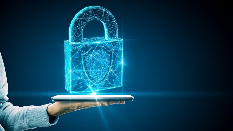 بررسی آنتی ویروس McAfee - مشاور Forbes