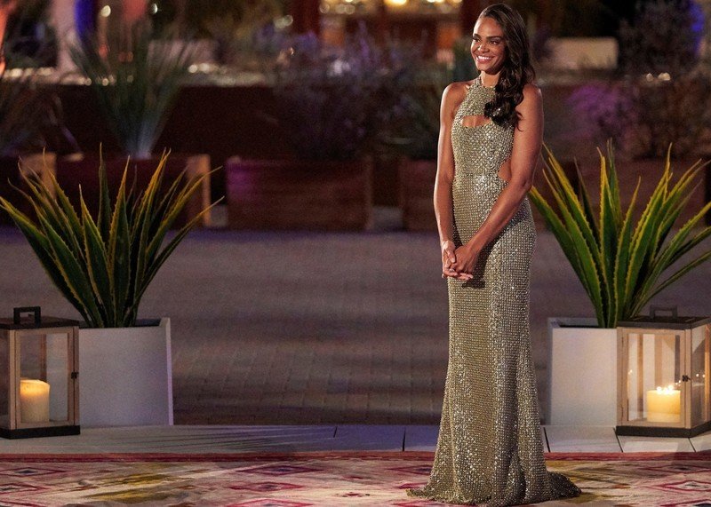 چگونه می توان فصل 18 The Bachelorette را از هر کجا به صورت آنلاین تماشا کرد