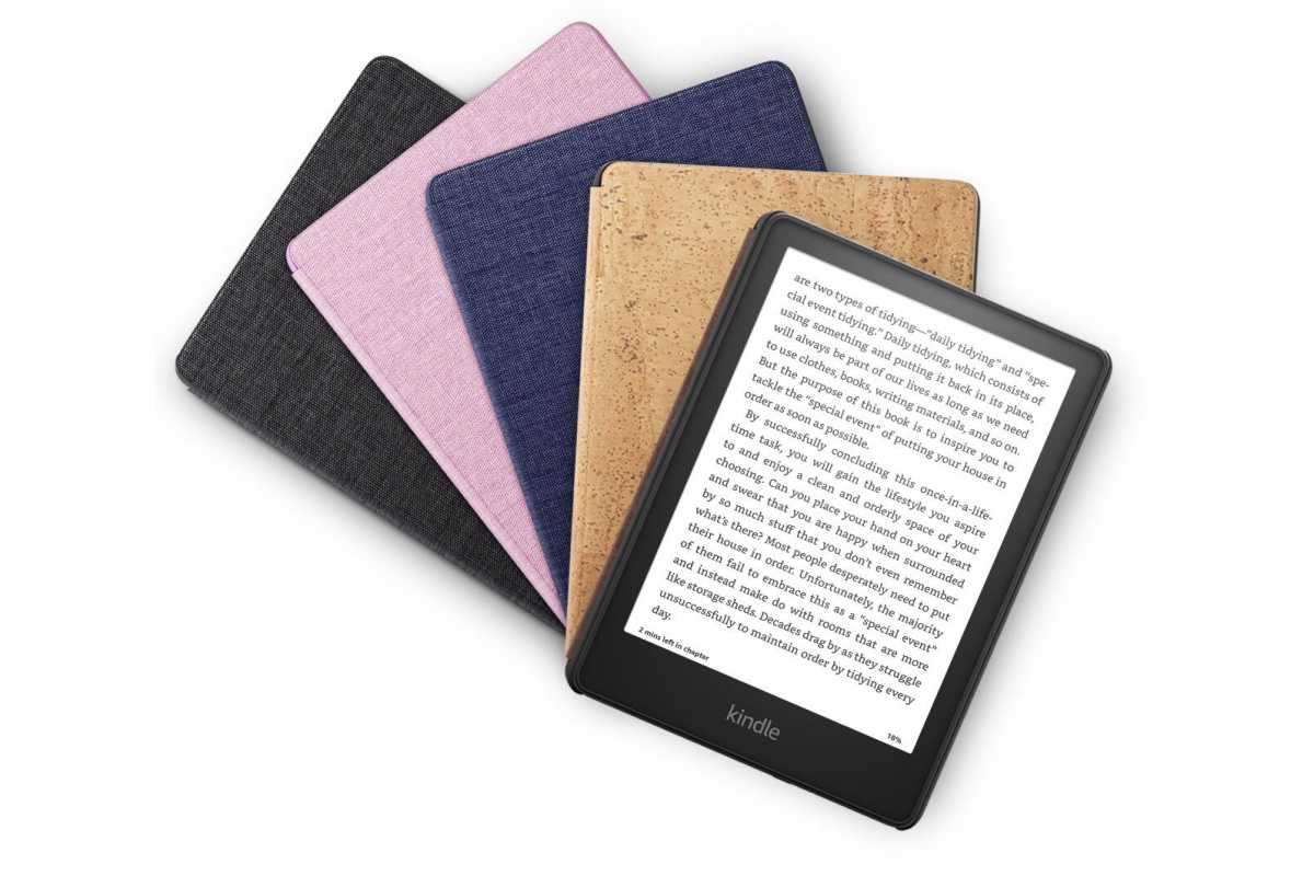  Kindle Paperwhite 2021 با نمونه‌های جلد پشت آن